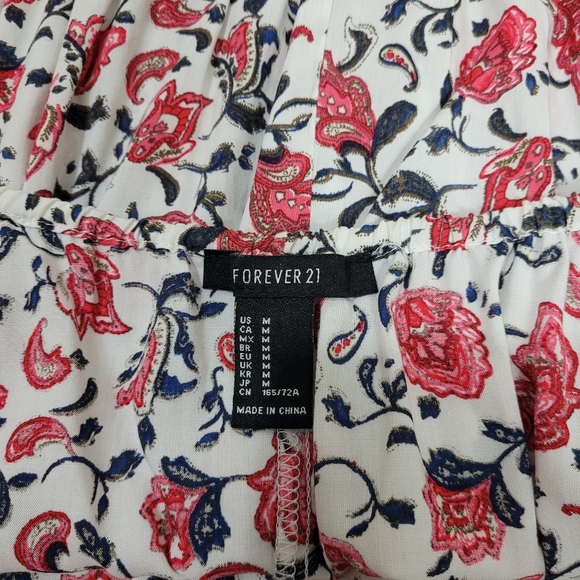 Forever 21 boho style romper with tassle pockets and crochet detail - Picture 9 of 11